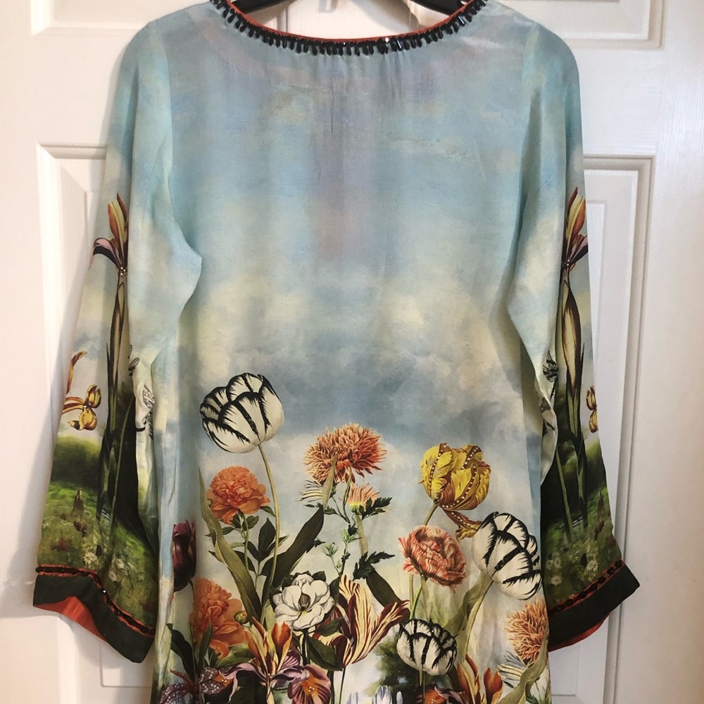 Pakistani kurta designer Sapphire silk tunic